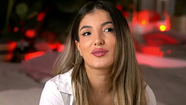 Snapshot of KellyMathews chatting on 03-21-26, 08:19 KellyMathews online show from 03-21-26, 08:19