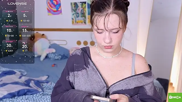 Snapshot of HanahCute chatting on 10-21-25, 01:28 HanahCute online show from 10-21-25, 01:28