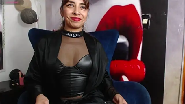 ameliefederline11 online show from 11-05-25, 11:05