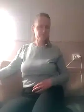 Snapshot of Evelina_cute chatting on 01-04-25, 06:40 Evelina cute online show from 01-04-25, 06:40