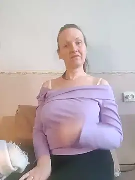 Snapshot of Evelina_cute chatting on 01-06-25, 12:13 Evelina cute online show from 01-06-25, 12:13