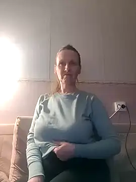 Snapshot of Evelina_cute chatting on 01-10-25, 12:38 Evelina cute online show from 01-10-25, 12:38