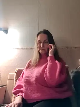 Snapshot of Evelina_cute chatting on 01-26-25, 08:45 Evelina cute online show from 01-26-25, 08:45