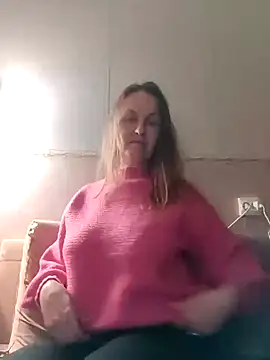 Snapshot of Evelina_cute chatting on 01-27-25, 05:15 Evelina cute online show from 01-27-25, 05:15