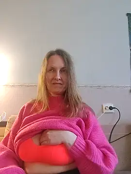 Snapshot of Evelina_cute chatting on 01-31-25, 10:52 Evelina cute online show from 01-31-25, 10:52