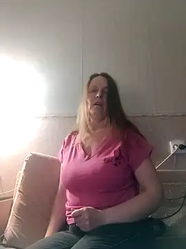 Snapshot of Evelina_cute chatting on 01-31-25, 03:33 Evelina cute online show from 01-31-25, 03:33