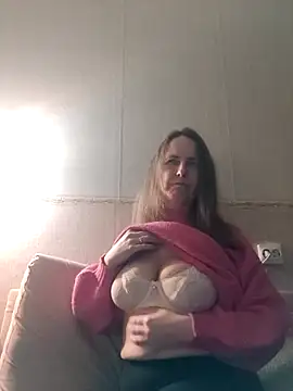 Snapshot of Evelina_cute chatting on 02-15-25, 06:23 Evelina cute online show from 02-15-25, 06:23