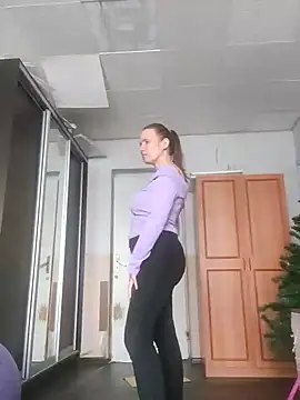 Snapshot of Evelina_cute chatting on 02-22-25, 11:46 Evelina cute online show from 02-22-25, 11:46