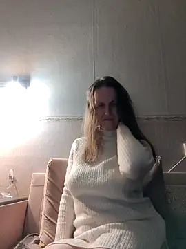 Snapshot of Evelina_cute chatting on 03-07-25, 07:49 Evelina cute online show from 03-07-25, 07:49