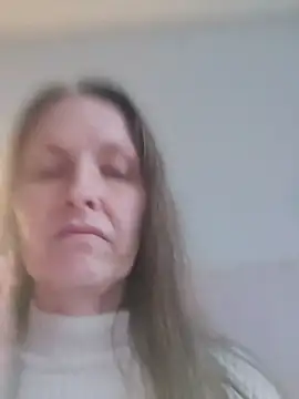 Snapshot of Evelina_cute chatting on 03-10-25, 03:09 Evelina cute online show from 03-10-25, 03:09