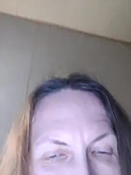 Snapshot of Evelina_cute chatting on 03-17-25, 05:38 Evelina cute online show from 03-17-25, 05:38