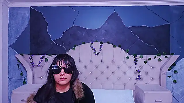 AmberGreyy  online show from 05-06-26, 04:45