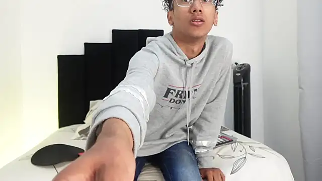 harrytwink18 online show from 01-13-25, 01:49