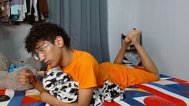 harrytwink18 online show from 02-04-26, 04:40