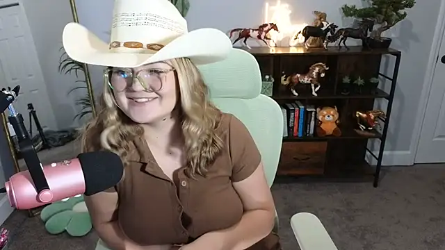 Snapshot of rodeobrii chatting on 10-27-25, 12:58 rodeobrii online show from 10-27-25, 12:58