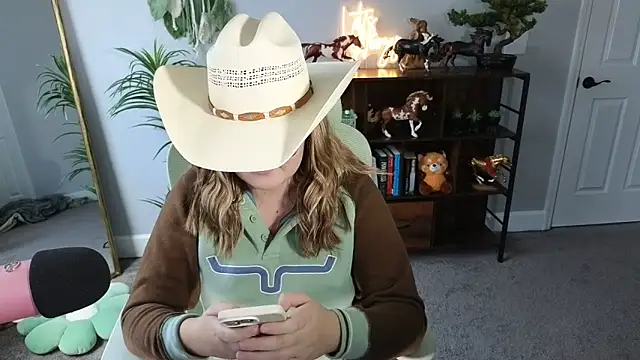 Snapshot of rodeobrii chatting on 10-31-25, 05:25 rodeobrii online show from 10-31-25, 05:25
