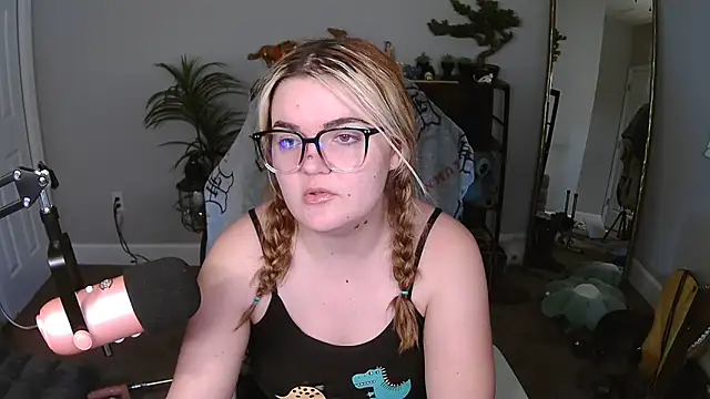 Snapshot of rodeobrii chatting on 02-15-26, 03:47 rodeobrii online show from 02-15-26, 03:47