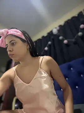 little isabela1 online show from 12-02-24, 10:56