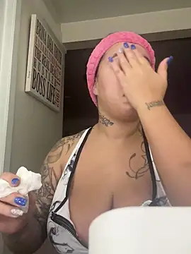 Snapshot of DhaTruth chatting on 12-02-24, 07:49 DhaTruth online show from 12-02-24, 07:49