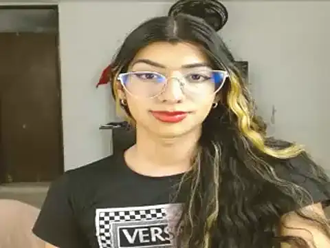 engielphoenis14 online show from 12-12-24, 11:47