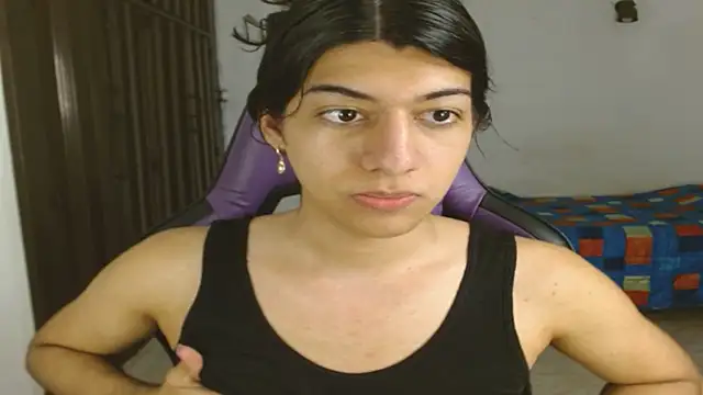 engielphoenis14 online show from 10-04-25, 10:41