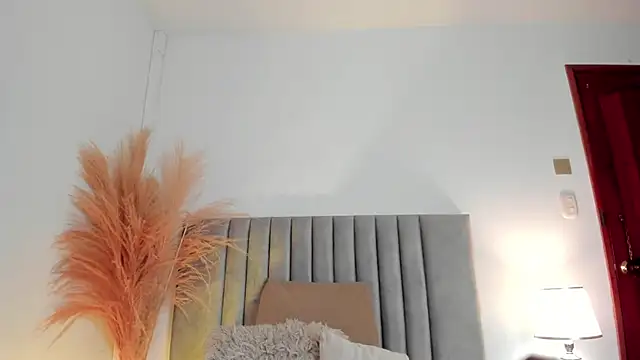 LucyJhonnsonn online show from 12-10-24, 01:00