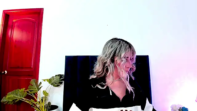 LucyJhonnsonn online show from 12-11-24, 11:32