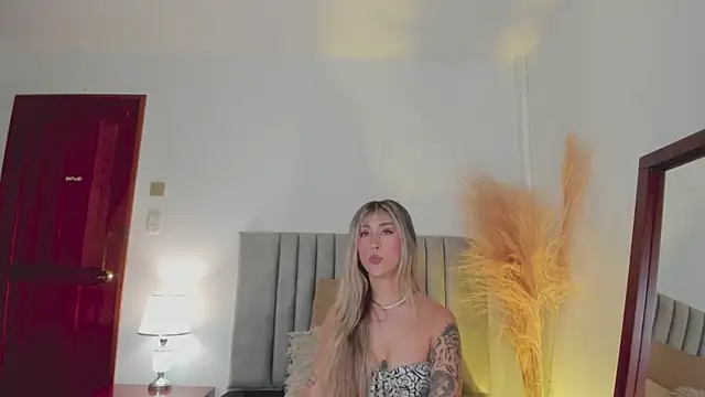 LucyJhonnsonn online show from 01-17-25, 12:42