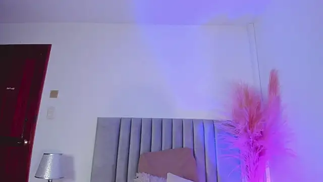 LucyJhonnsonn online show from 01-26-25, 12:05