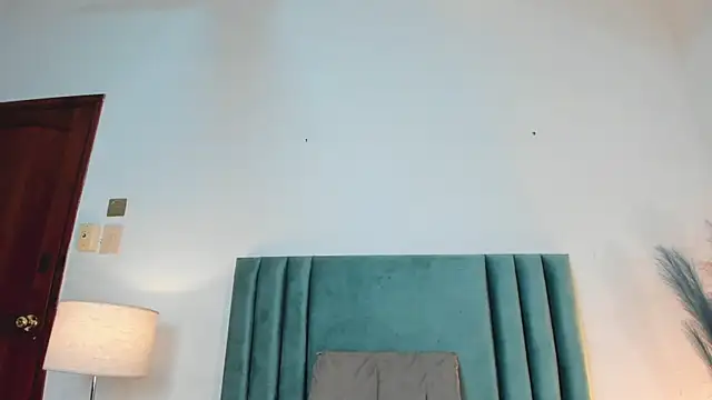 LucyJhonnsonn online show from 02-01-25, 12:51
