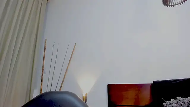 LucyJhonnsonn online show from 02-12-25, 12:48