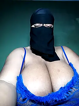 Snapshot of Loly_mor chatting on 01-01-25, 05:11 Loly mor online show from 01-01-25, 05:11