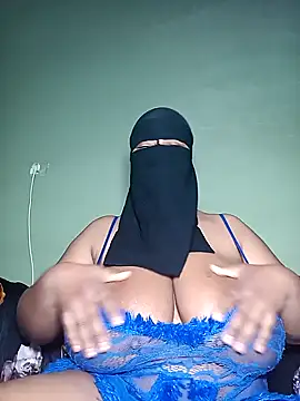 Snapshot of Loly_mor chatting on 01-28-25, 12:11 Loly mor online show from 01-28-25, 12:11