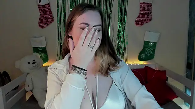 Emily Gin online show from 12-18-24, 02:42