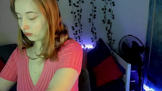 Emily Gin online show from 02-05-25, 02:40