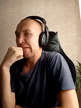 Snapshot of MityaXLoves chatting on 03-09-25, 01:59 MityaXLoves online show from 03-09-25, 01:59