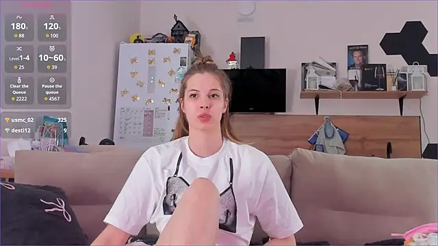 Girl alone home online show from 05-02-26, 04:12