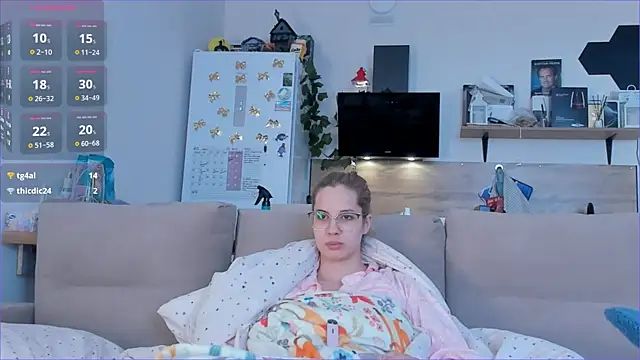 Girl alone home online show from 05-09-26, 04:06