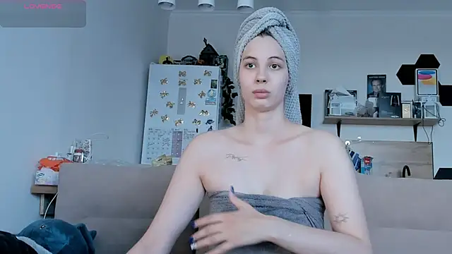 Girl alone home online show from 06-18-26, 03:05