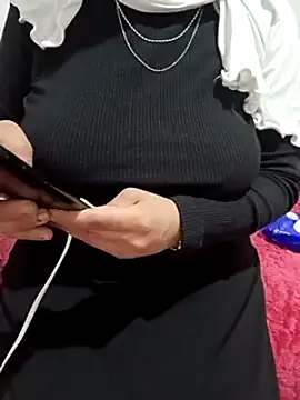 Snapshot of Saakoora chatting on 02-13-25, 11:37 Saakoora online show from 02-13-25, 11:37