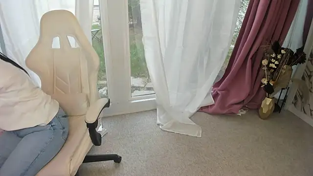 patriciakeys online show from 10-24-25, 06:43