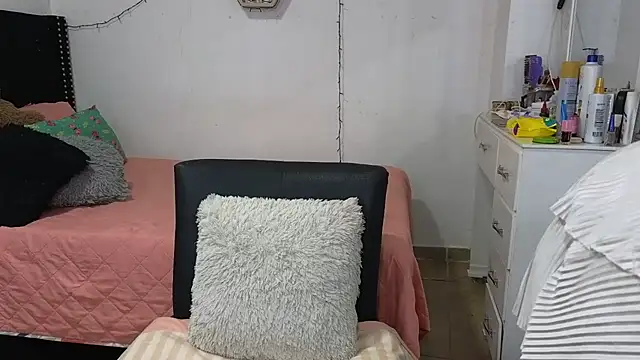 charlotte 077 online show from 12-16-25, 03:44