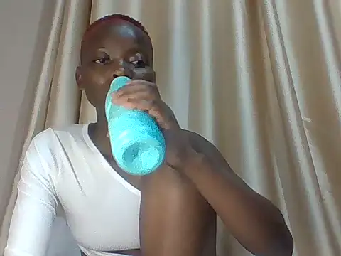 Snapshot of sweet_love00 chatting on 07-30-26, 04:22 sweet love00 online show from 07-30-26, 04:22
