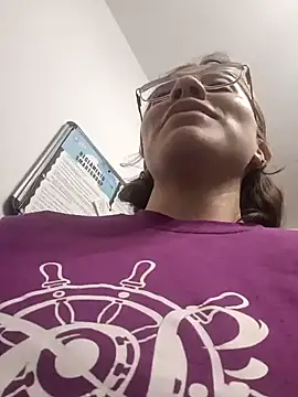 karlamorris  online show from 01-04-25, 07:23