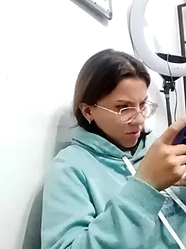 karlamorris  online show from 01-07-25, 10:19