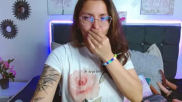 karlamorris  online show from 01-08-25, 03:50