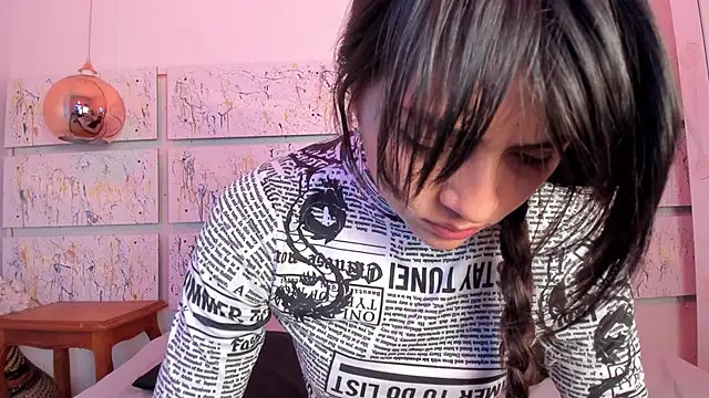 Snapshot of Sophy_SmileSweet chatting on 02-19-25, 11:49 Sophy SmileSweet online show from 02-19-25, 11:49