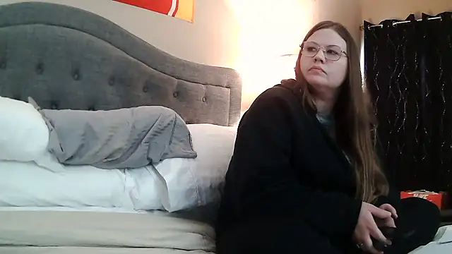 Snapshot of Chrissyx3 chatting on 02-21-26, 10:33 Chrissyx3 online show from 02-21-26, 10:33