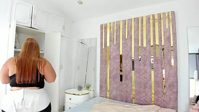 LeahxBarker online show from 02-20-25, 10:59