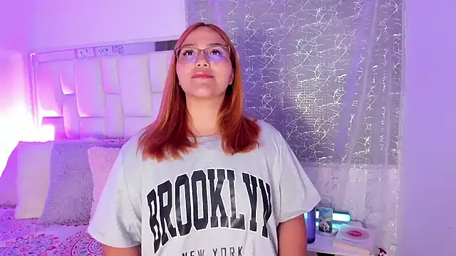 Snapshot of LeahxBarker chatting on 02-12-26, 01:55 LeahxBarker online show from 02-12-26, 01:55